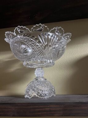 Vintage pressed glass pedestal bowl "Broken Arches" / "Whirling Star" pattern
